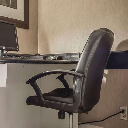 Comfort Inn Port Hope Bagian luar foto