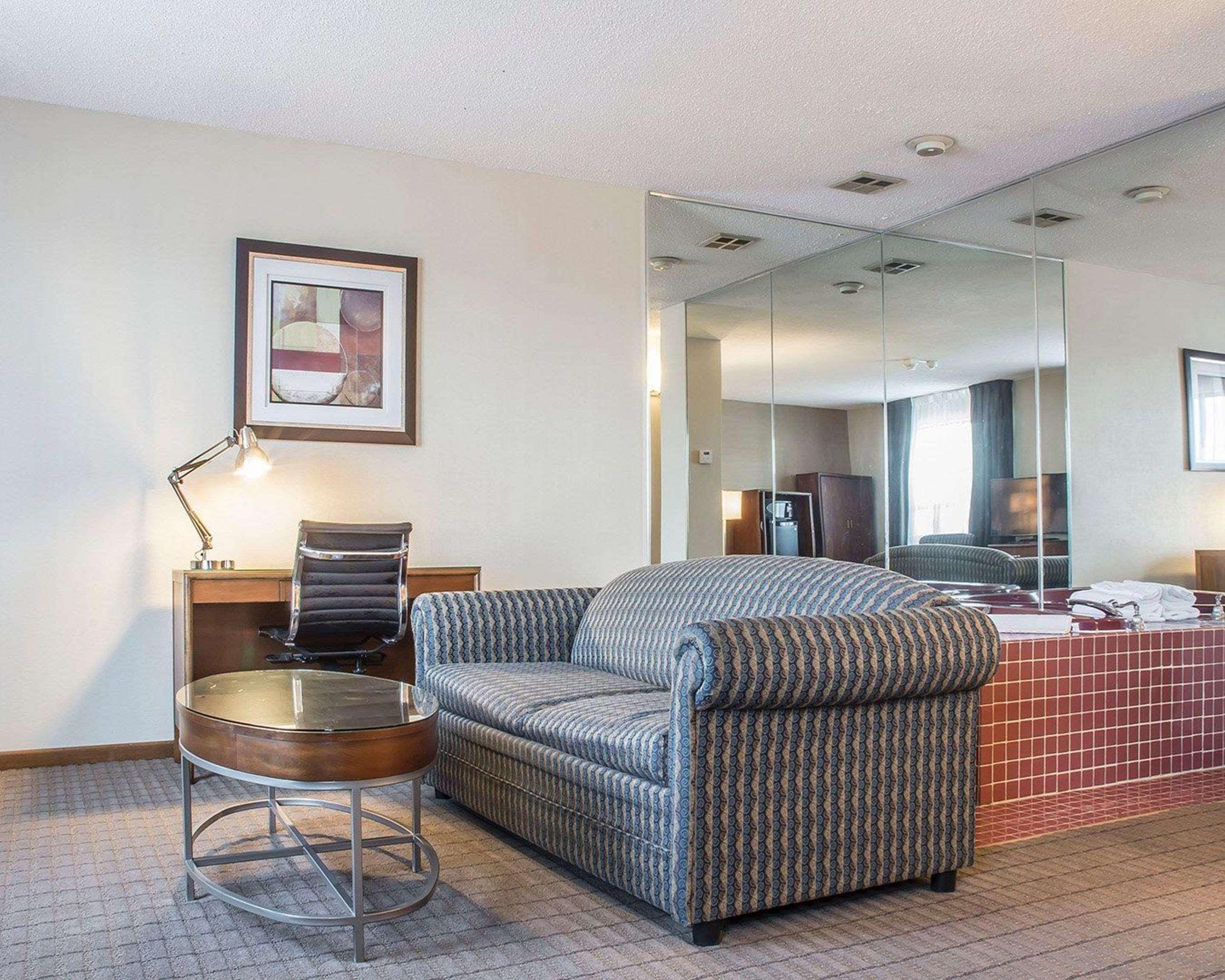 Comfort Inn Port Hope Bagian luar foto